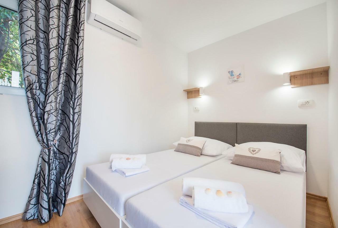 Mediteran Travel Mobile Homes Trogir - Ciovo Arbanija Bagian luar foto