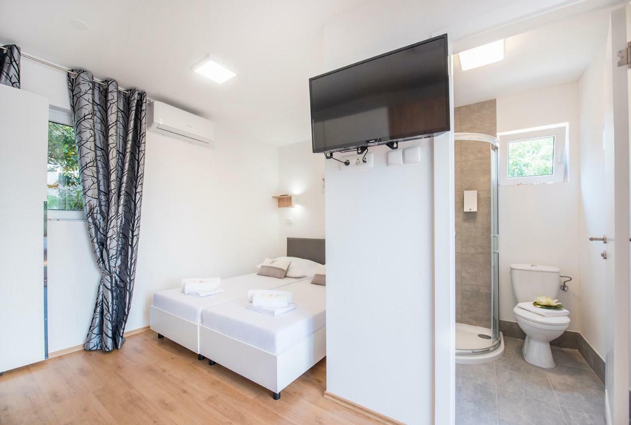 Mediteran Travel Mobile Homes Trogir - Ciovo Arbanija Bagian luar foto